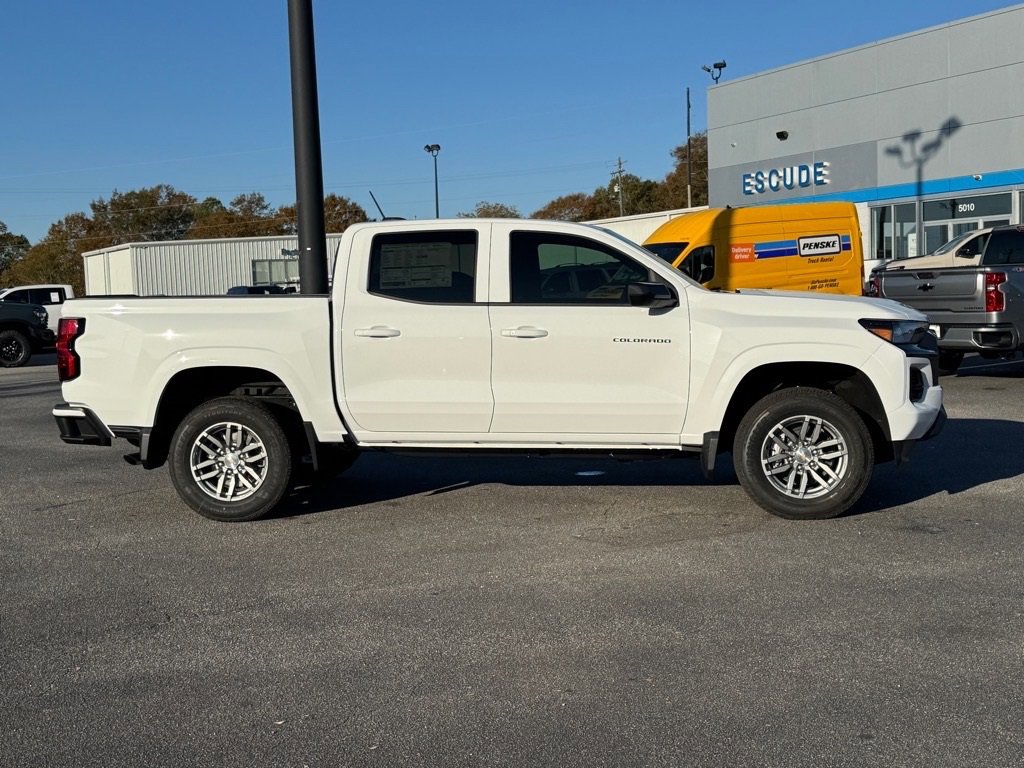 2026 Chevrolet Colorado LT photo 2