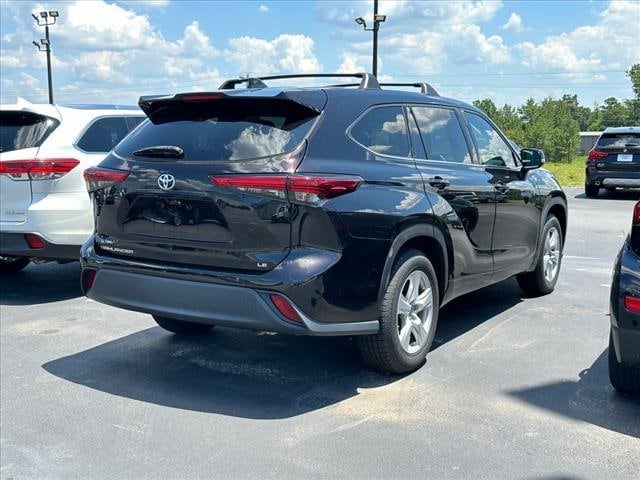 Used 2021 Toyota Highlander LE with VIN 5TDZZRAH4MS068696 for sale in Easley, SC