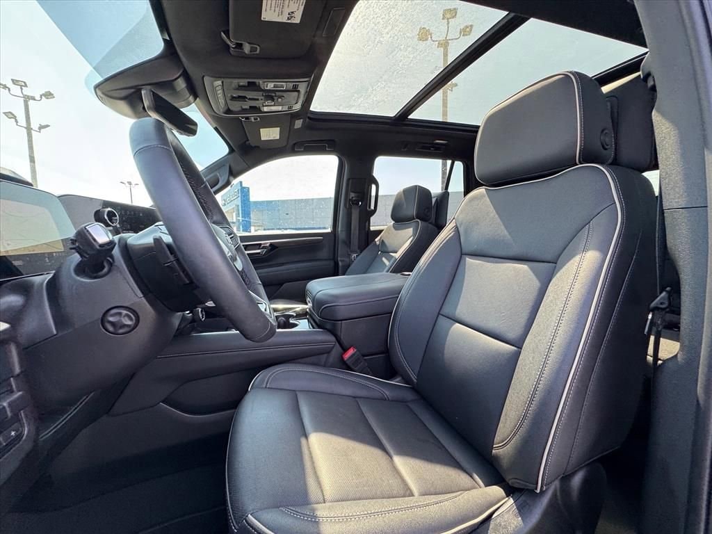 2025 Chevrolet Tahoe Premier - Photo 18
