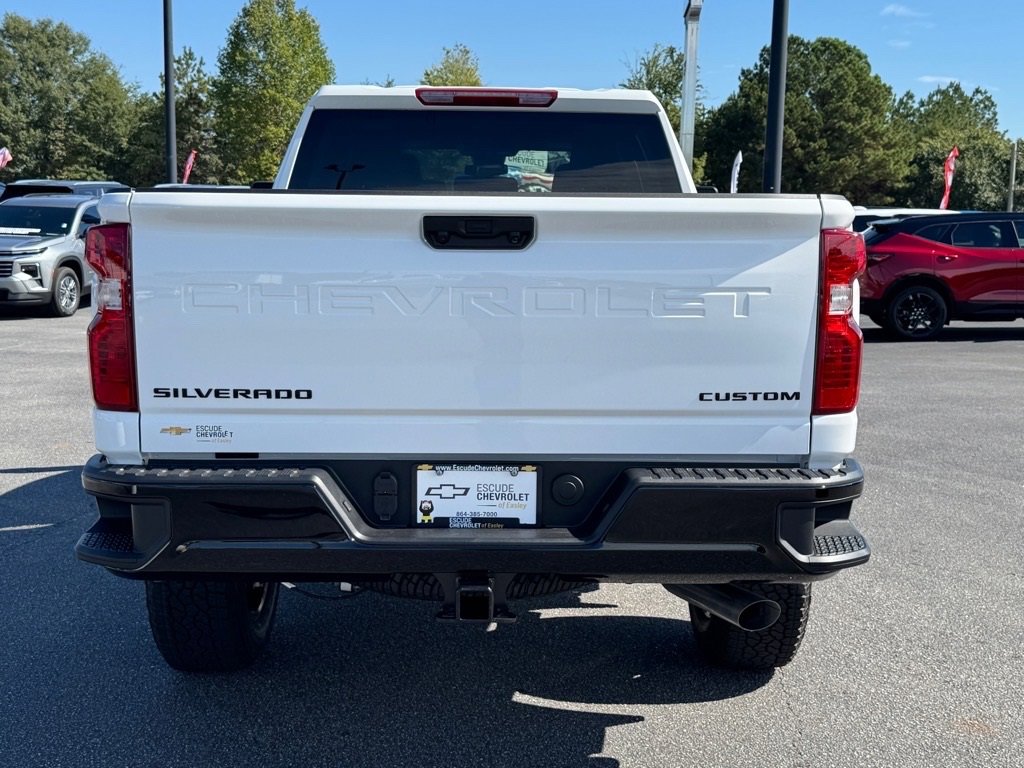 2026 Chevrolet Silverado 2500HD Custom photo 3
