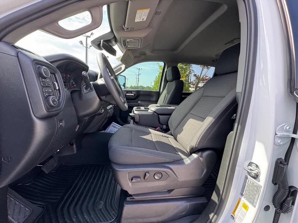 2026 Chevrolet Silverado 2500 HD Custom - Photo 13