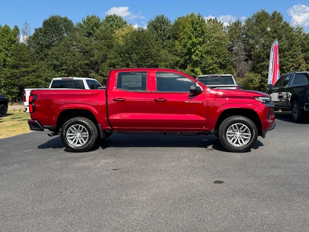 2026 Chevrolet Colorado LT photo 2