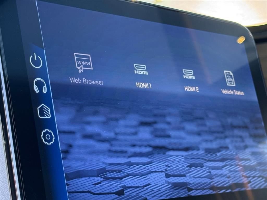 2025 Chevrolet Suburban Premier - Photo 11