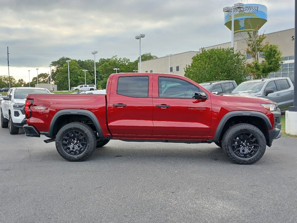 2026 Chevrolet Colorado Trail Boss photo 2
