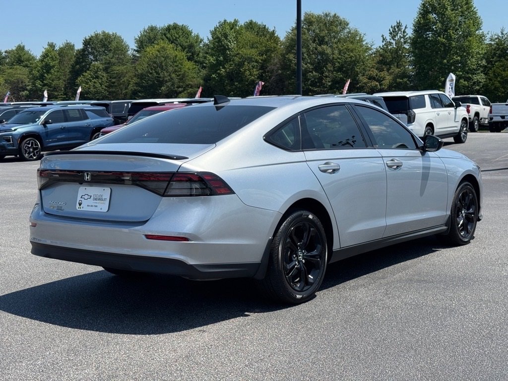 2025 Honda Accord SE photo 3