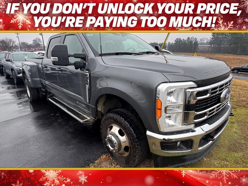 2023 Ford F-350 Super Duty XLT's photo