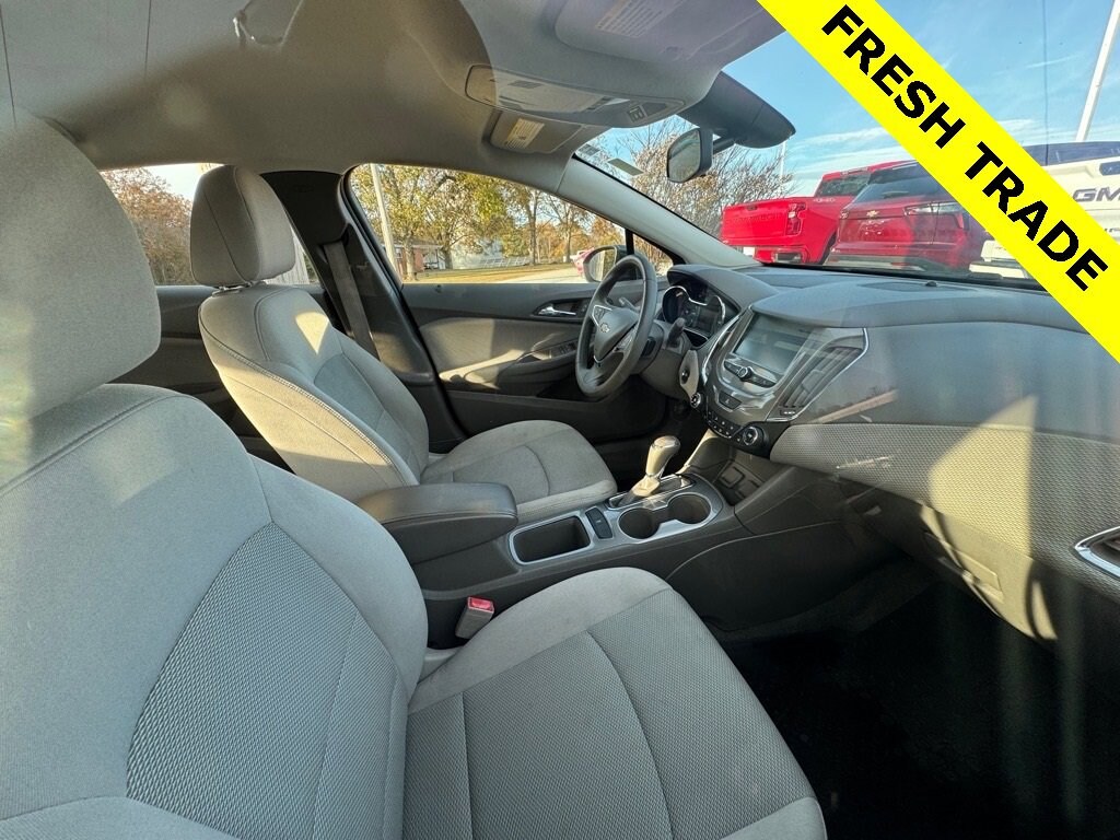 Used 2018 Chevrolet Cruze LT Car