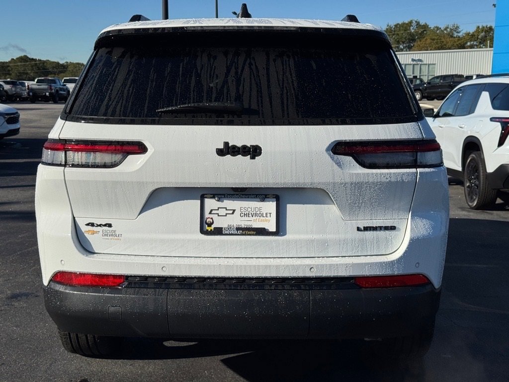2025 Jeep Grand Cherokee Limited photo 3