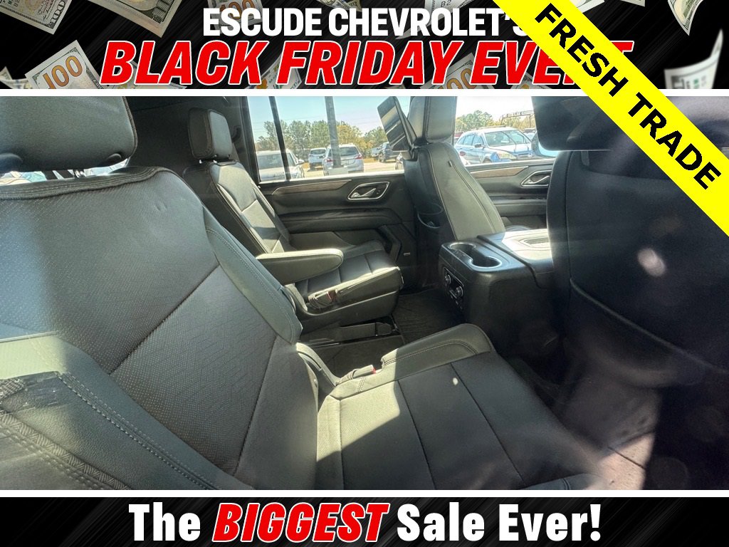 2023 Chevrolet Suburban High Country photo 3