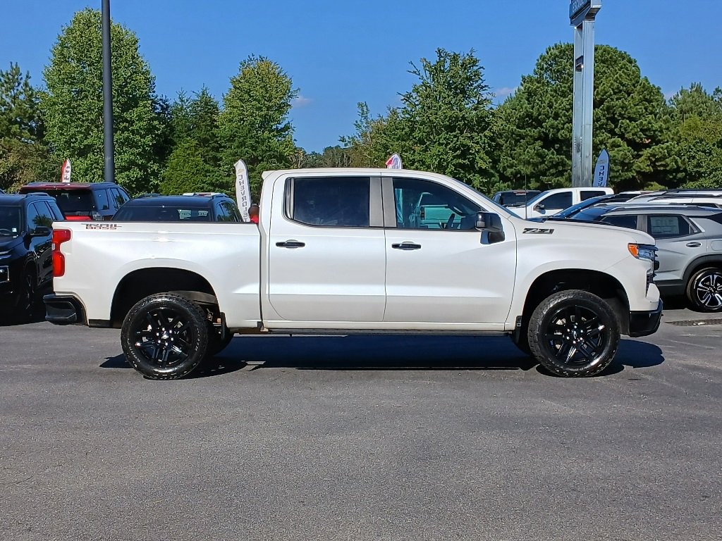 2024 Chevrolet Silverado 1500 LT Trail Boss photo 2