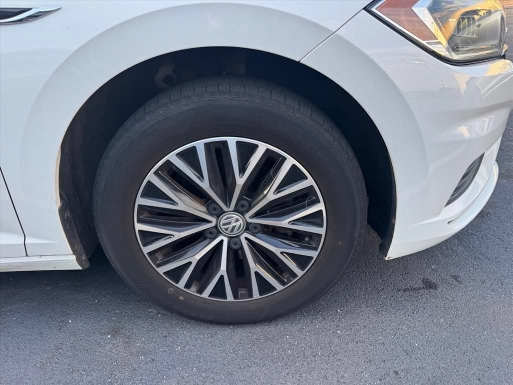 Used 2019 Volkswagen Jetta SEL with VIN 3VWE57BU0KM230019 for sale in Easley, SC
