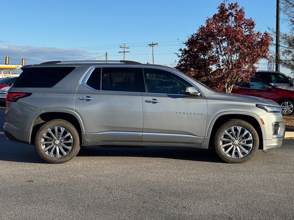 2023 Chevrolet Traverse Premier photo 2