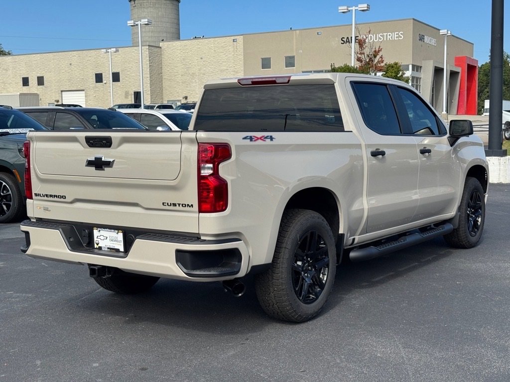 2026 Chevrolet Silverado 1500 Custom photo 3