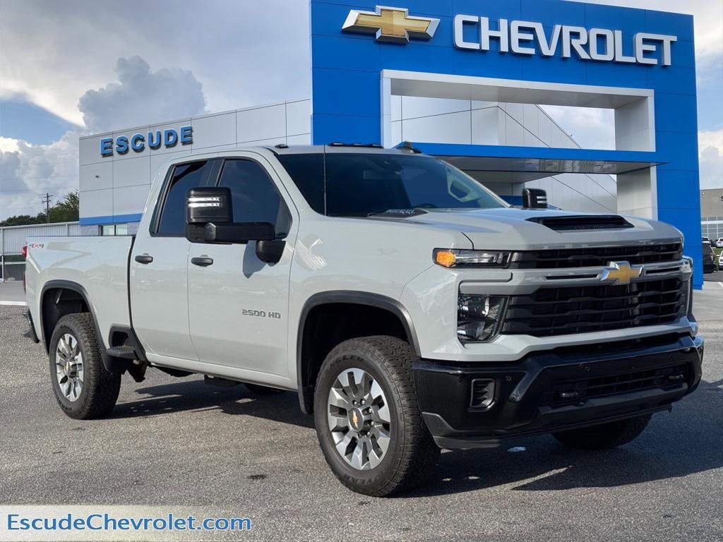 2025 Chevrolet Silverado 2500HD Custom's photo