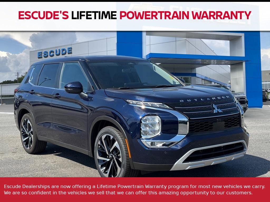 2024 Mitsubishi Outlander SE's photo