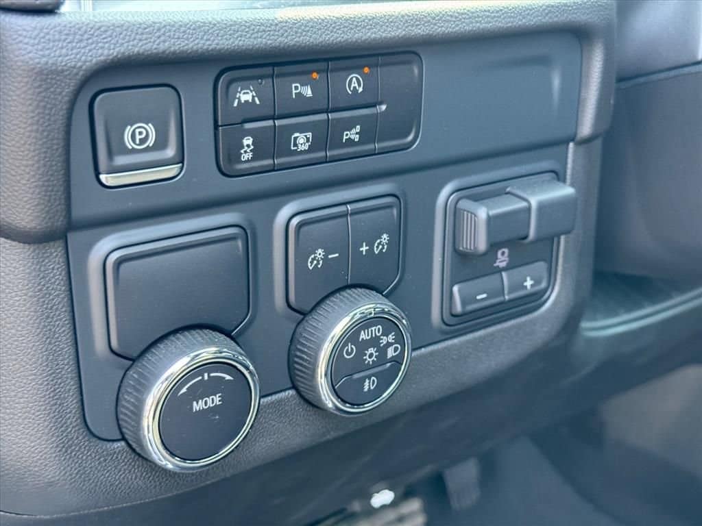 2025 Chevrolet Tahoe Premier - Photo 17