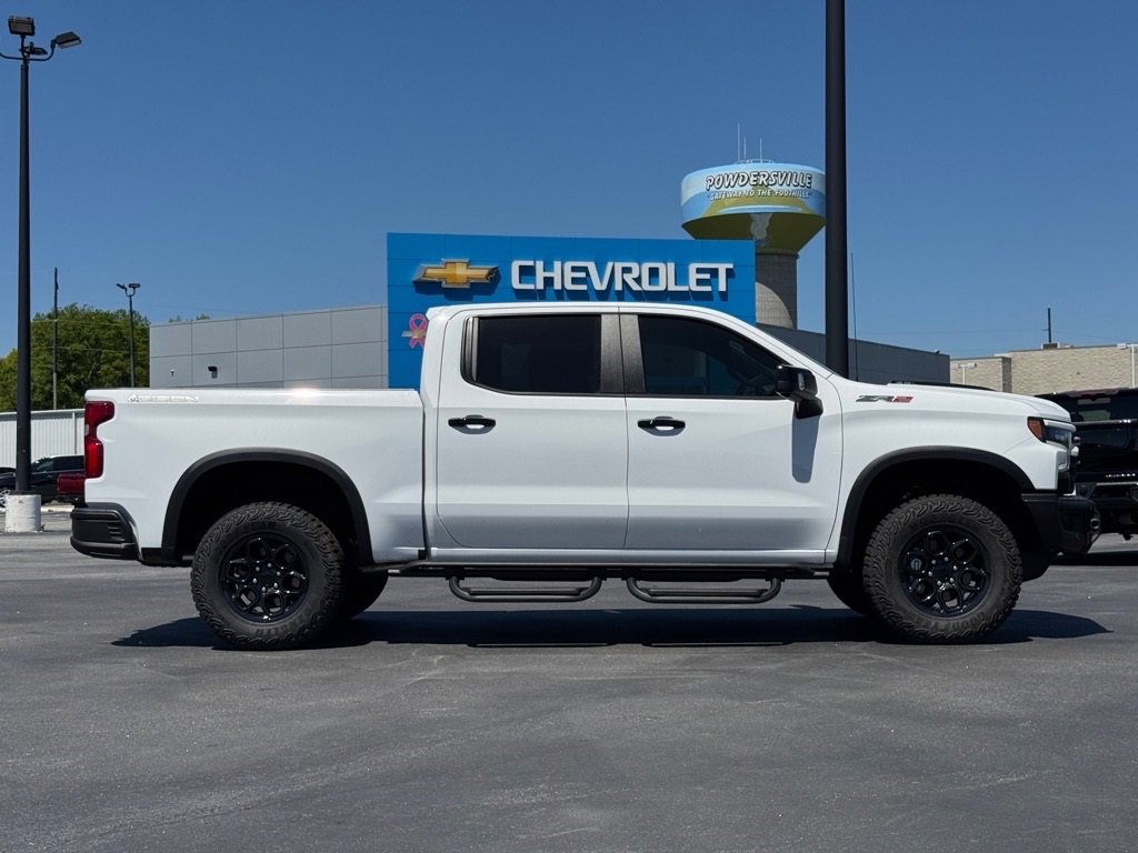 2024 Chevrolet Silverado 1500 ZR2 photo 2