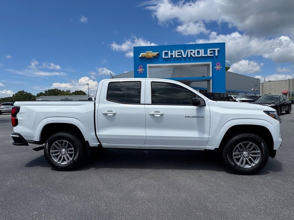 2026 Chevrolet Colorado LT photo 2