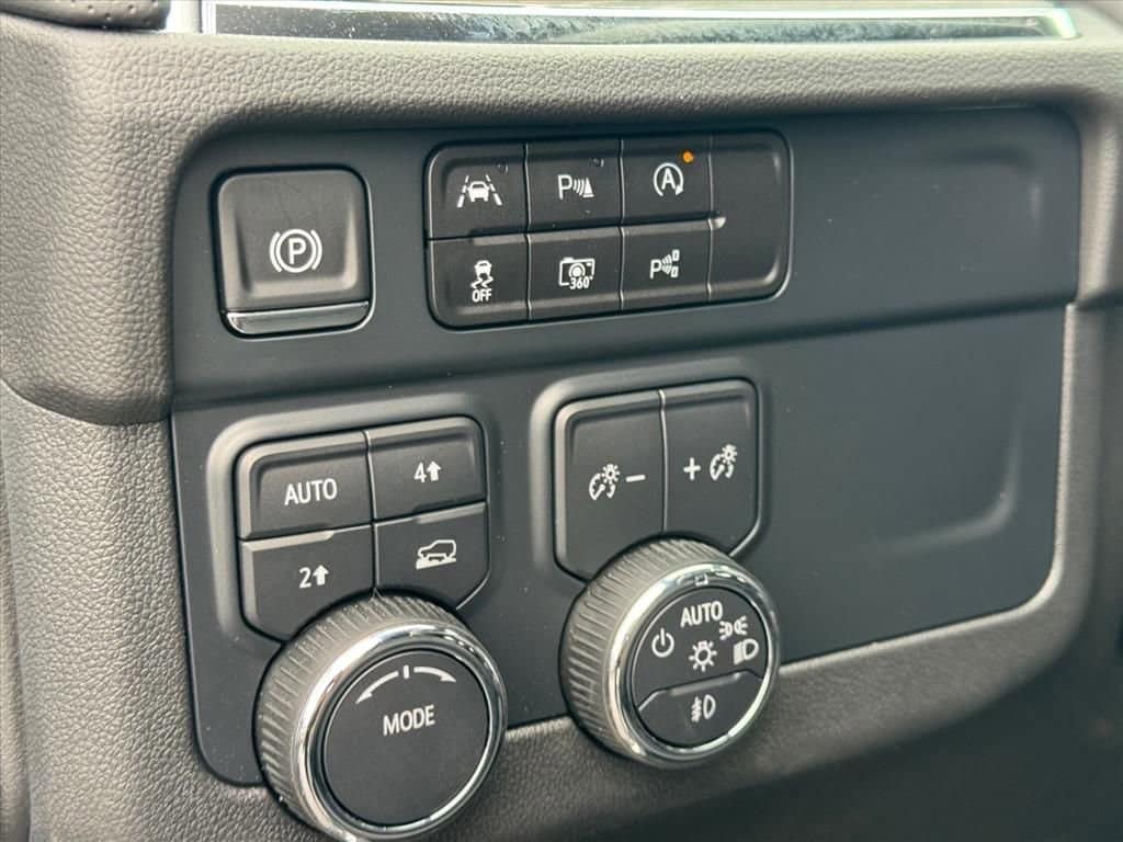 2025 Chevrolet Tahoe Premier - Photo 16