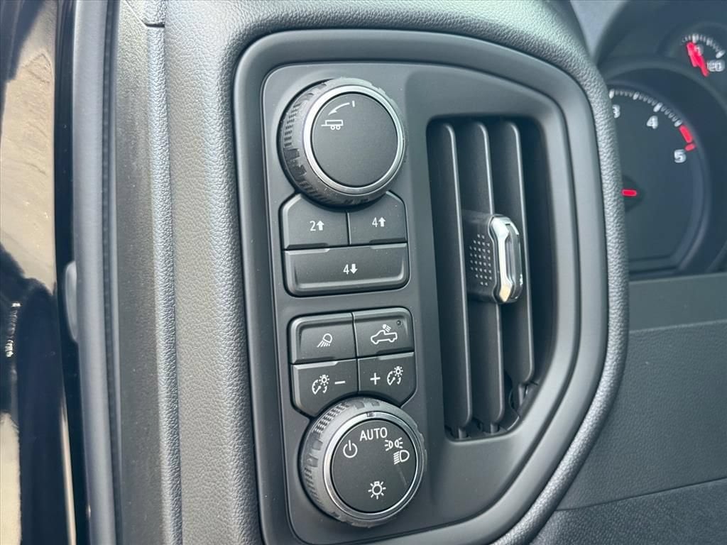 2026 Chevrolet Silverado 2500 HD Custom - Photo 12