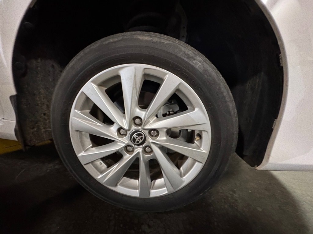 2023 Toyota Camry LE photo 2