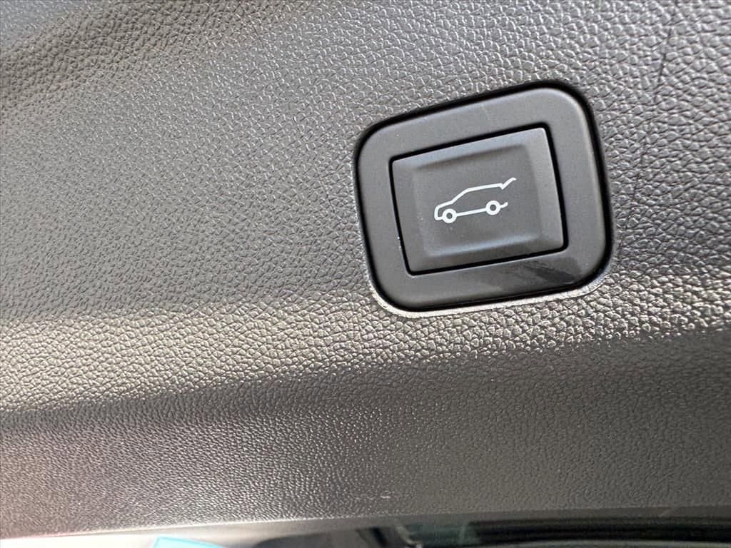 2025 Chevrolet Suburban Premier - Photo 8