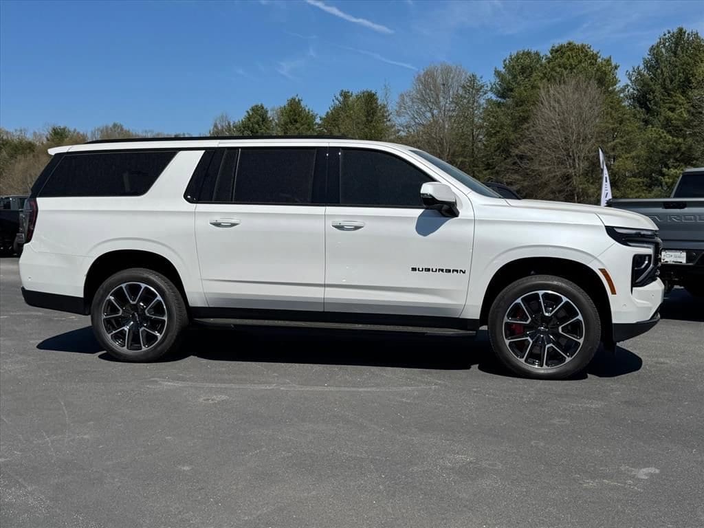 2025 Chevrolet Suburban RST - Photo 2
