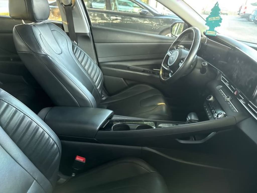 Used 2022 Hyundai Elantra Limited Sedan