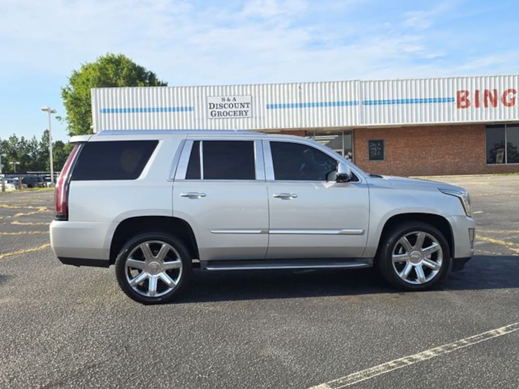 Used 2015 Cadillac Escalade Luxury SUV