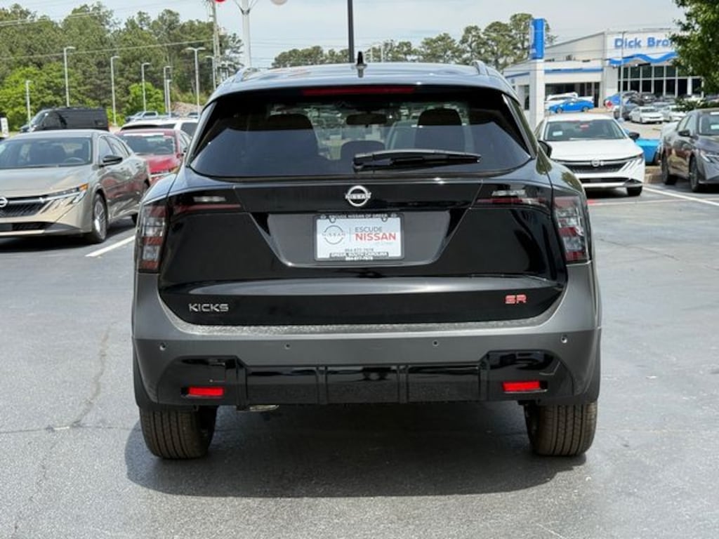 New 2026 Nissan Kicks SR SUV