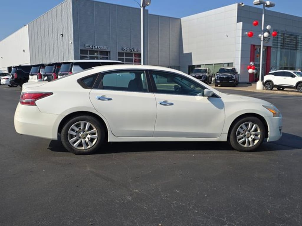 Used 2014 Nissan Altima 2.5 S Sedan