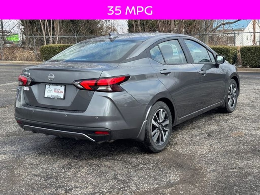 New 2025 Nissan Versa 1.6 SV Sedan