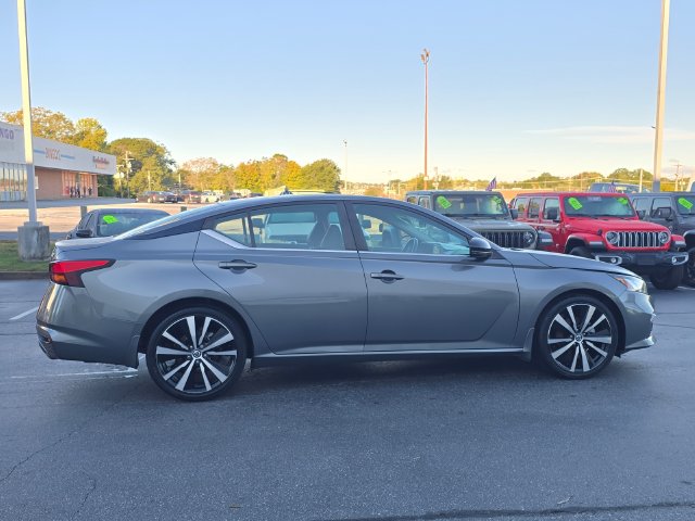Used 2021 Nissan