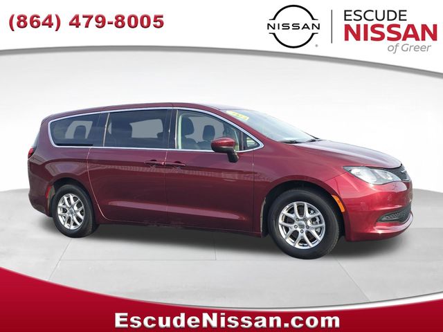 2023 Chrysler Voyager LX's photo