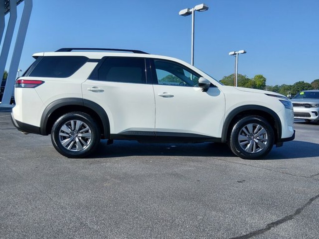 Used 2025 Nissan Pathfinder SV SUV