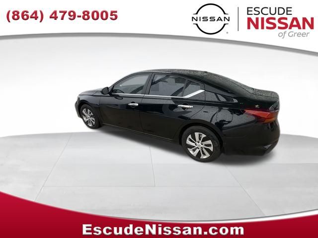 2025 Nissan Altima S - Photo 6
