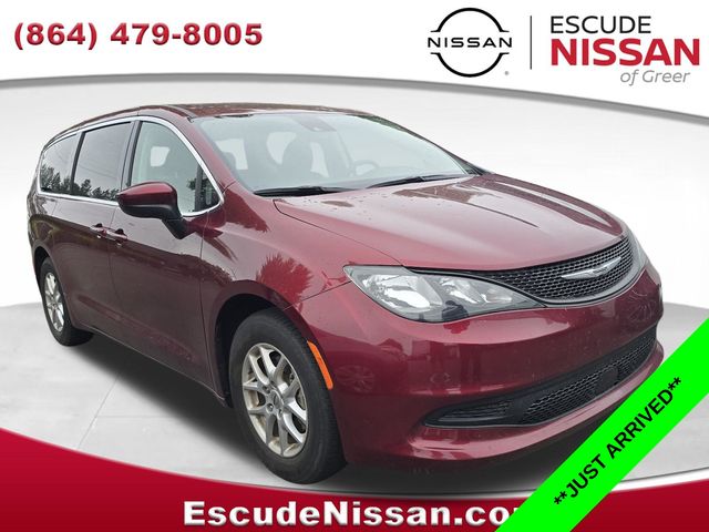 2023 Chrysler Voyager LX's photo