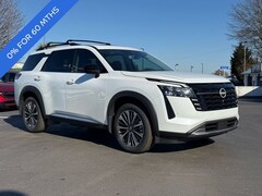 2026 Nissan Pathfinder Platinum SUV