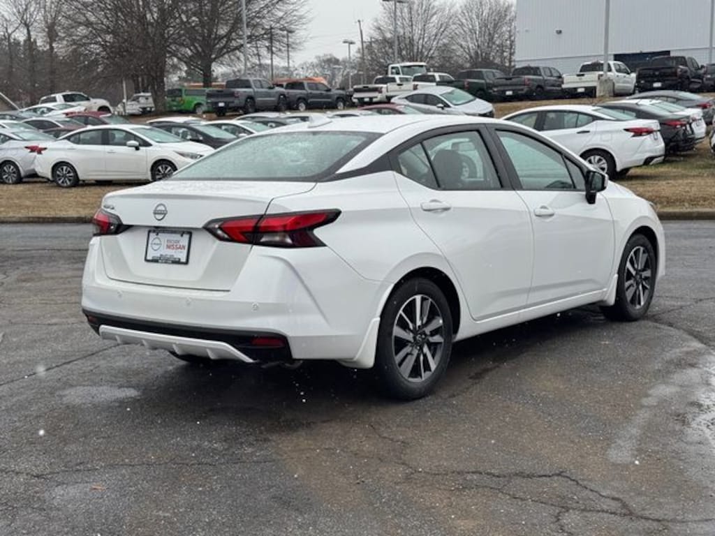 New 2025 Nissan Versa 1.6 SV Sedan