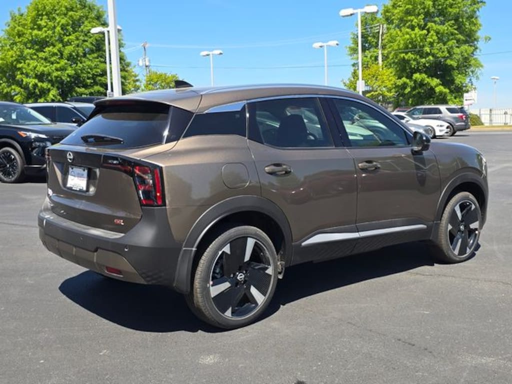 New 2026 Nissan Kicks SR SUV