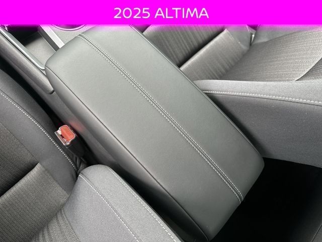 2025 Nissan Altima S - Photo 20