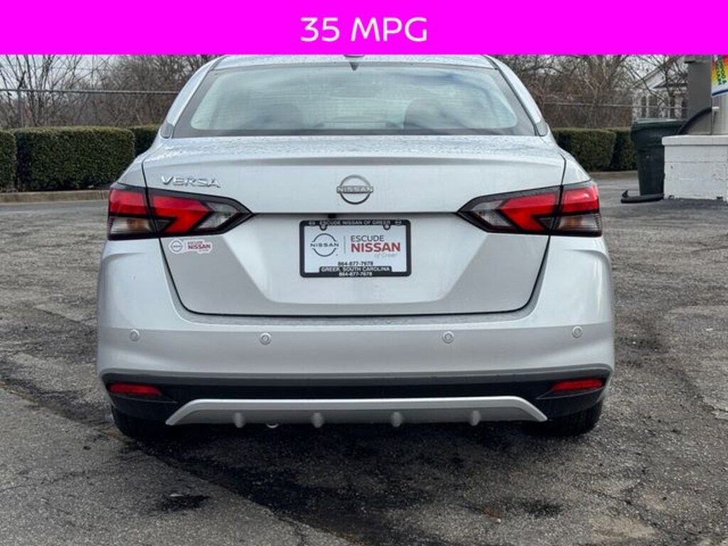 New 2025 Nissan Versa 1.6 SV Sedan