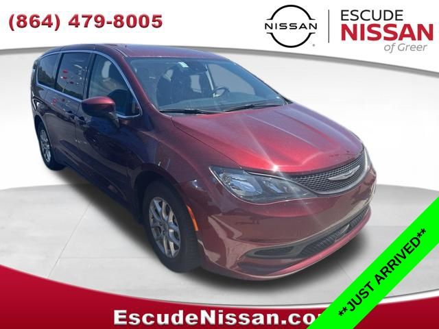 2023 Chrysler Voyager LX's photo