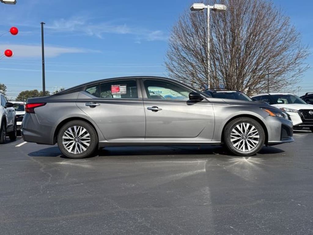 Certified 2024 Nissan Altima 2.5 SV Sedan
