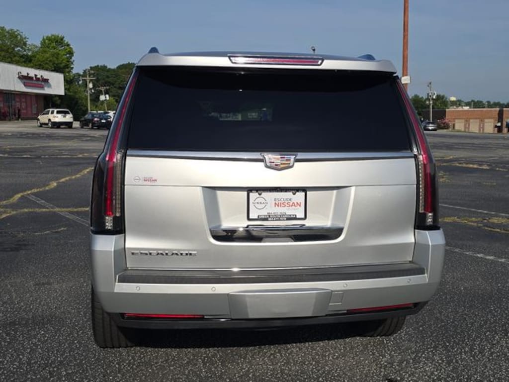 Used 2015 Cadillac Escalade Luxury SUV