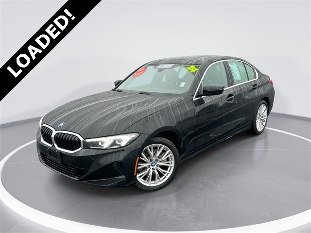 2024 BMW 3 Series 330e's photo