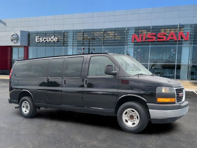 2025 GMC Savana Passenger LT