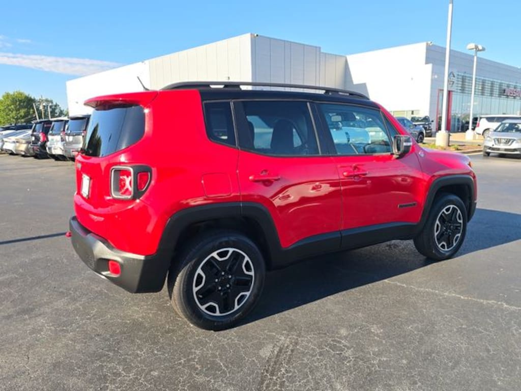 Used 2016 Jeep Renegade Trailhawk SUV