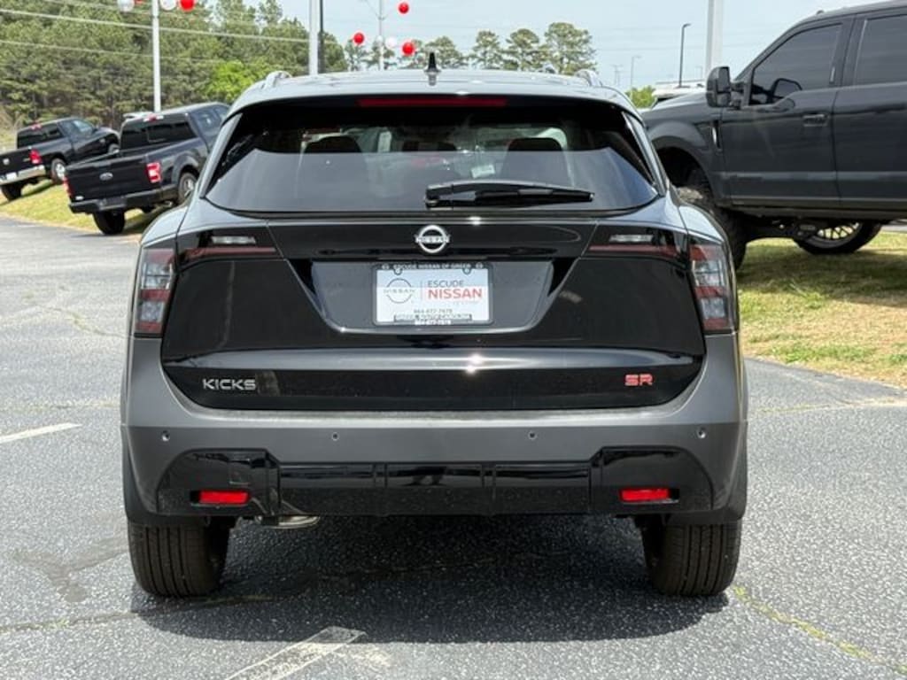 New 2026 Nissan Kicks SR SUV