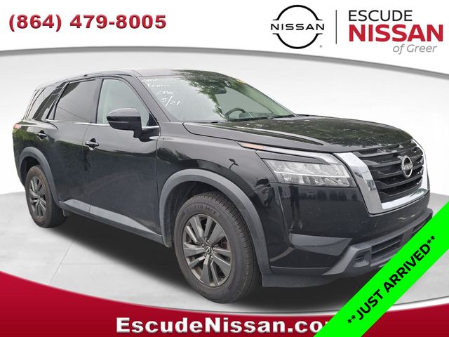 2022 Nissan Pathfinder S 2WD's photo